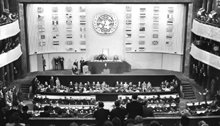 Representantes de las Naciones Unidas de todas las regiones del mundo adoptaron formalmente la Declaración Universal de Derechos Humanos el día 10 de diciembre de 1948 